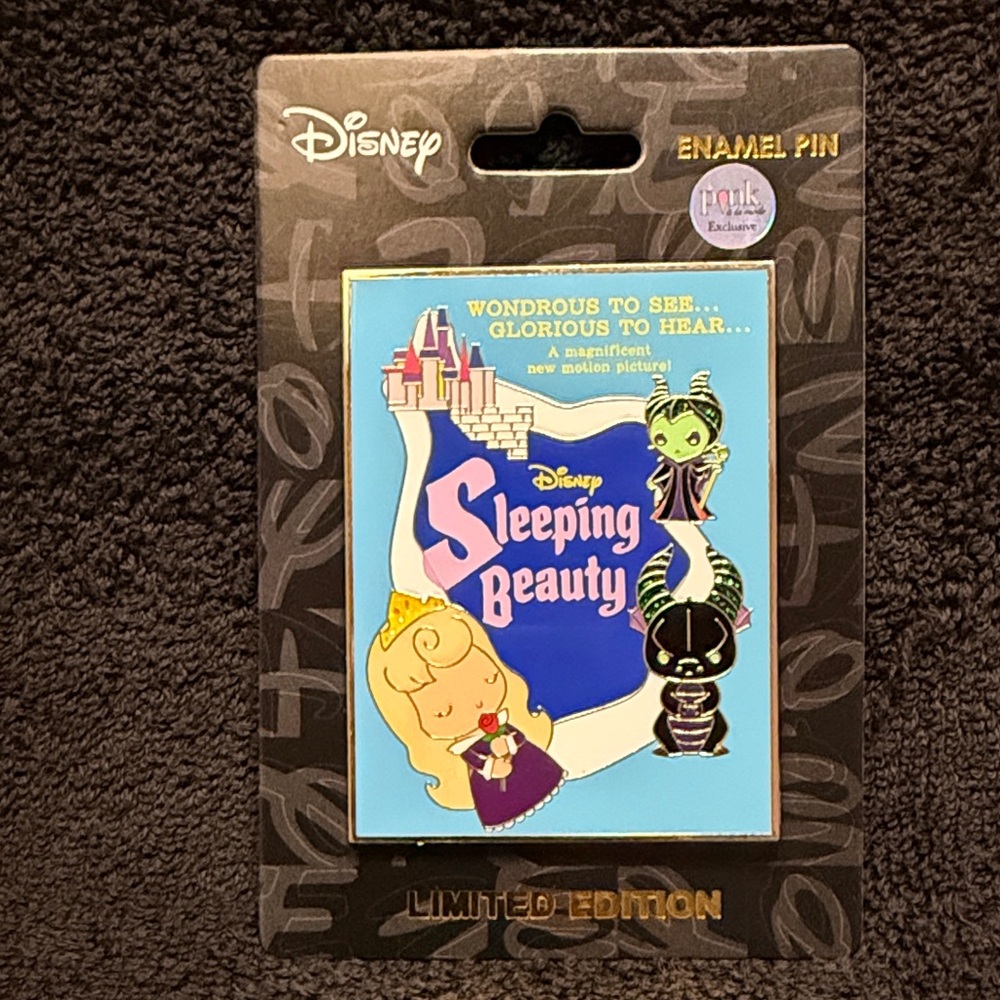 Disney Sleeping Beauty Limited Edition Pin - Blue and Gold